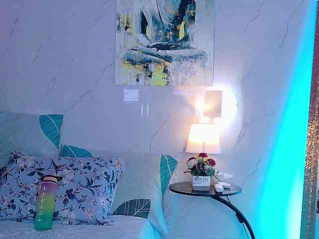 littleapril webcam