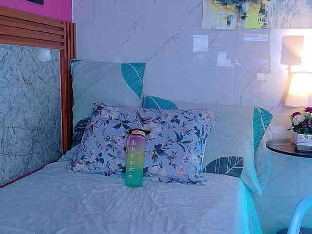 littleapril webcam