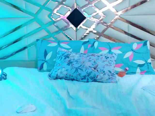littleapril webcam