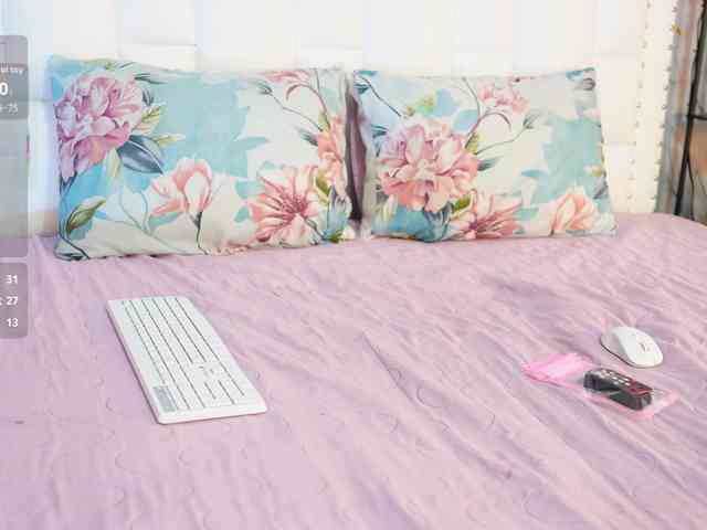 littleapril webcam