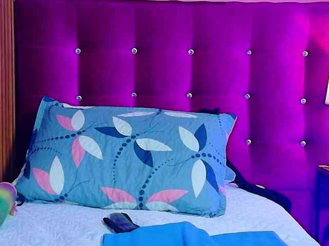 littleapril webcam