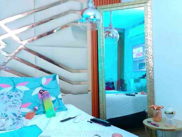 littleapril webcam