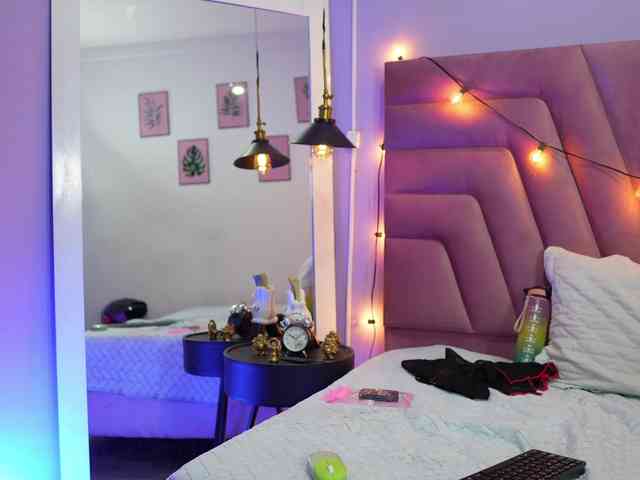 littleapril webcam