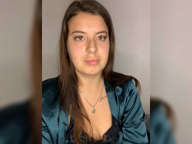 MiraCastellon live cam on BongaCams
