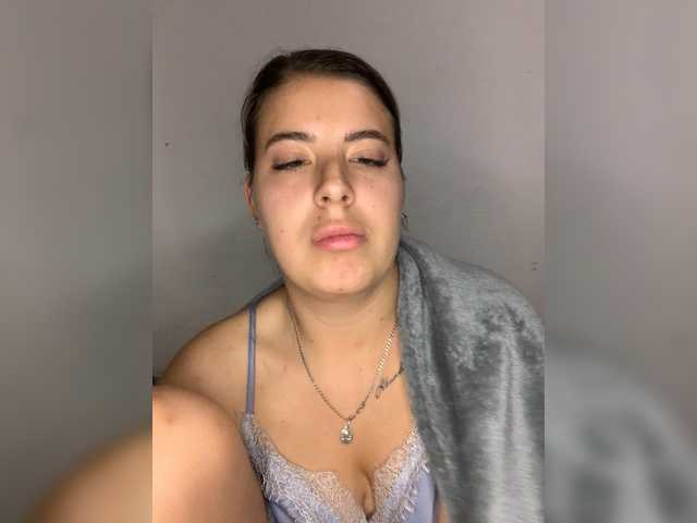 MiraCastellon live cam on BongaCams