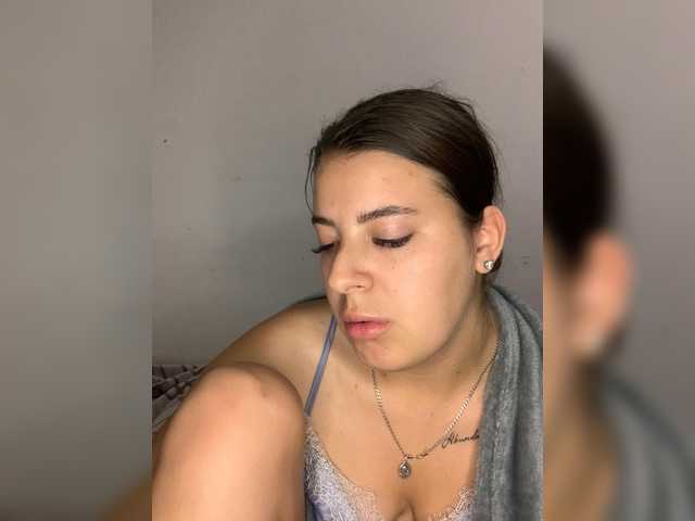 MiraCastellon live cam on BongaCams