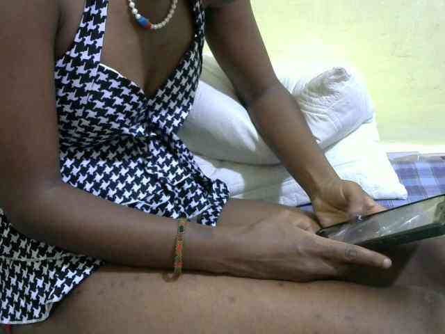 Lovelybabraa webcam