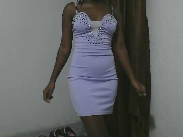 Petitelv live cam on BongaCams