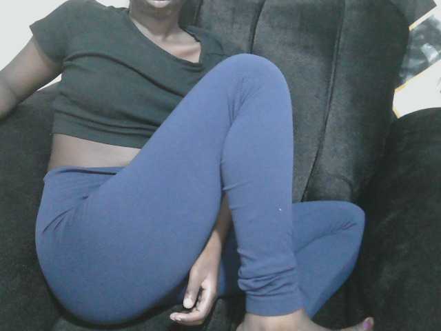 Petitelv live cam on BongaCams