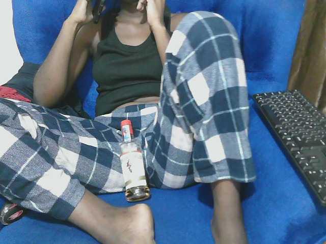 Petitelv live cam on BongaCams
