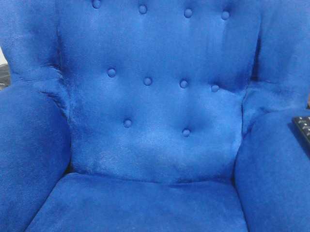 Petitelv live cam on BongaCams