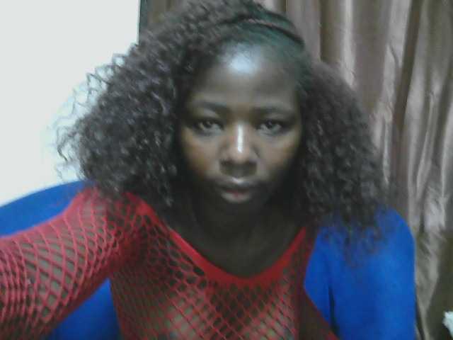 Petitelv live cam on BongaCams