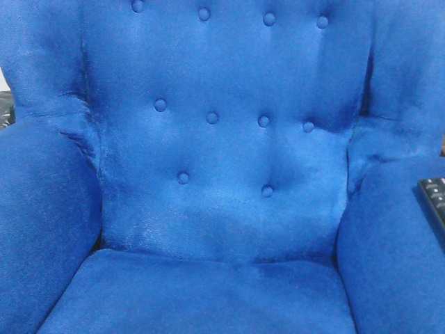 Petitelv live cam on BongaCams