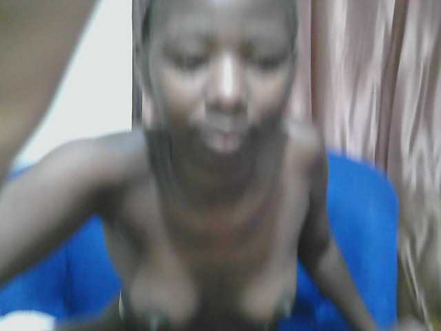 Petitelv live cam on BongaCams