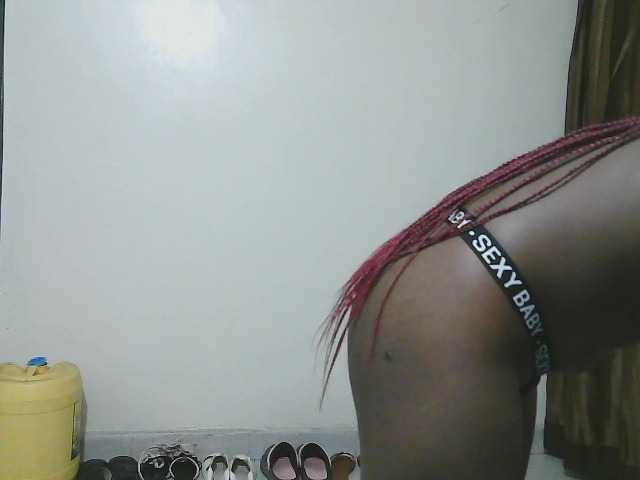 Petitelv live cam on BongaCams