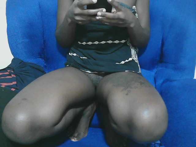 Petitelv live cam on BongaCams