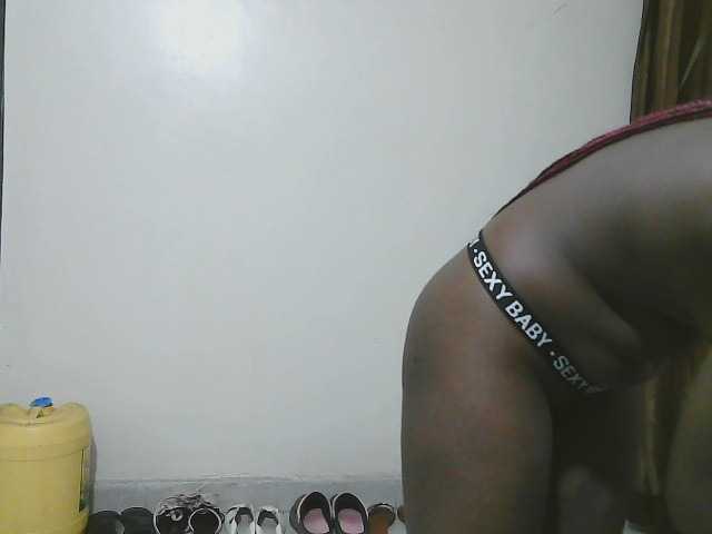 Petitelv live cam on BongaCams