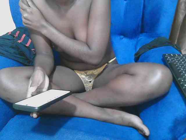 Petitelv Live Webcam on BongaCams