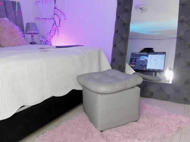 Jimenarestrepo live cam on BongaCams