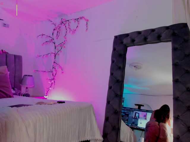 Jimenarestrepo Live Cam on BongaCams