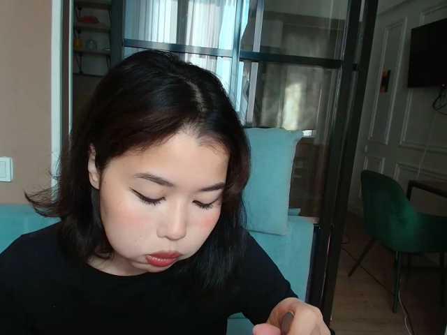 kimyjina, en directo ahora en BongaCams