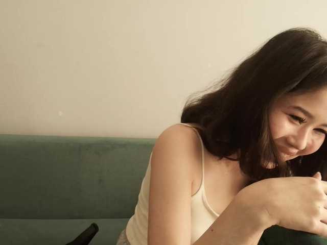 kimyjina's BongaCams show and profile