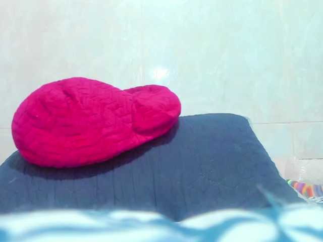 sacha09-L live cam on BongaCams