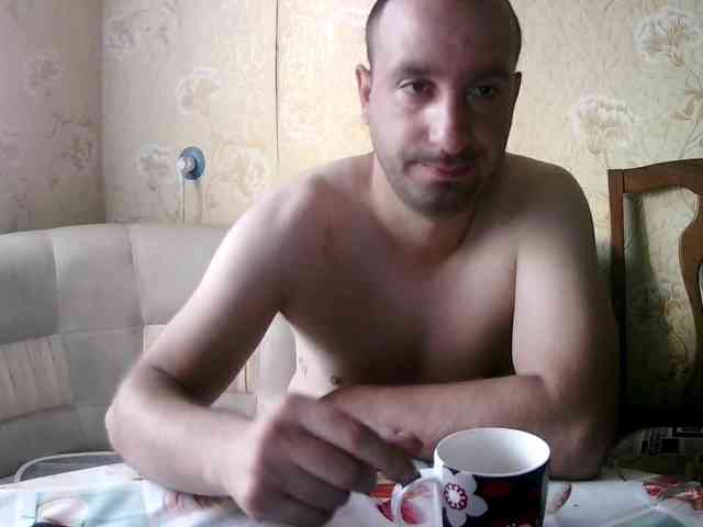 Howlclaw1994's cam show statistics and live stream