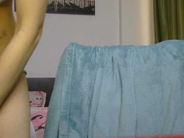 CarluyMessy live cam on BongaCams