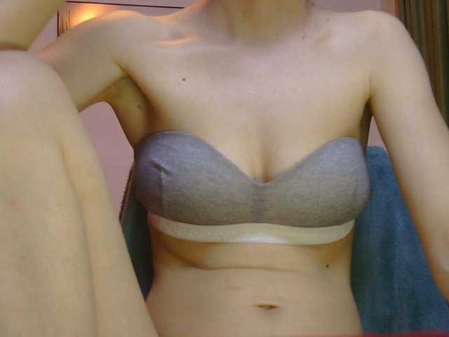 CarluyMessy live cam on BongaCams