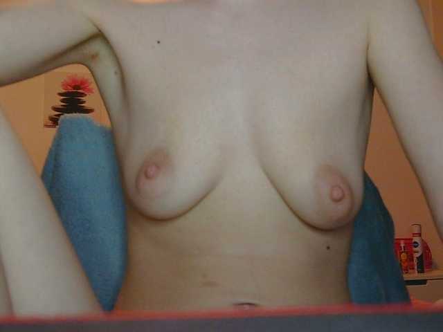 CarluyMessy live cam on BongaCams