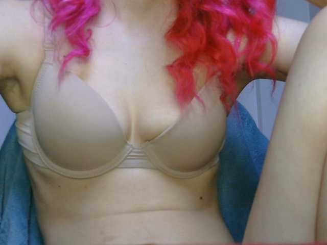 CarluyMessy live cam on BongaCams