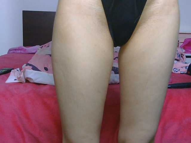 CarluyMessy live cam on BongaCams