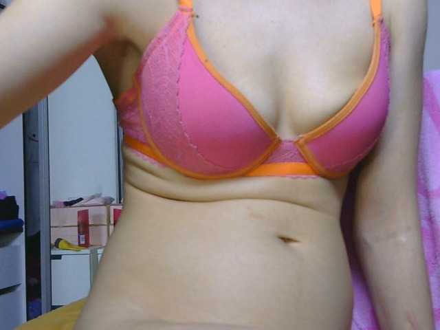 CarluyMessy live cam on BongaCams