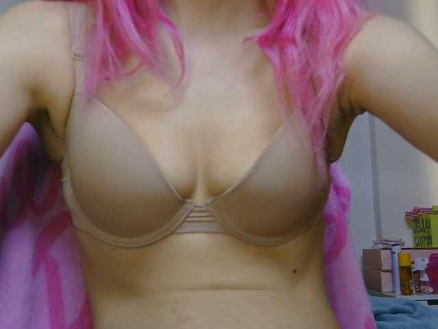 CarluyMessy live cam on BongaCams
