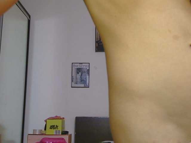 CarluyMessy live cam on BongaCams