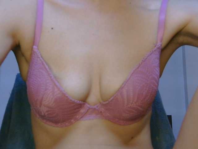 CarluyMessy live cam on BongaCams