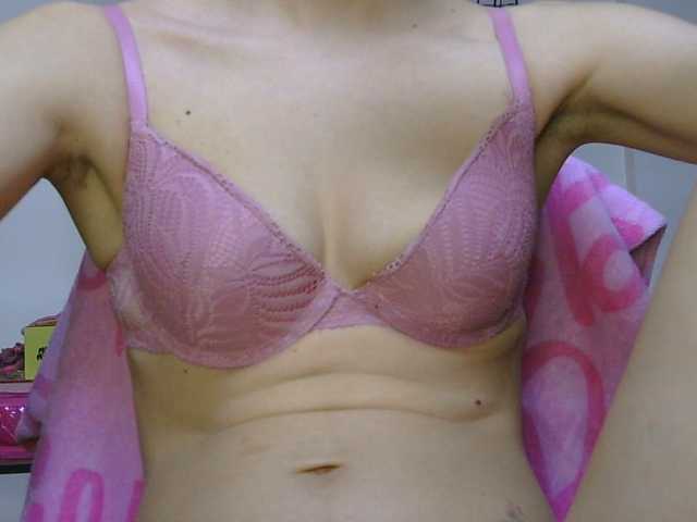 CarluyMessy live cam on BongaCams