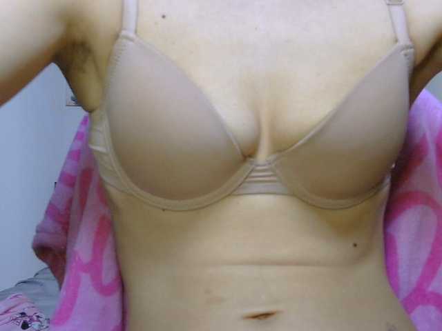 CarluyMessy live cam on BongaCams