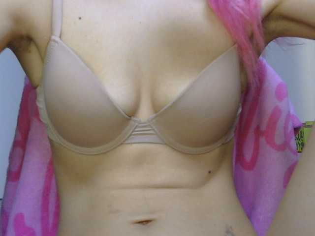 CarluyMessy live cam on BongaCams