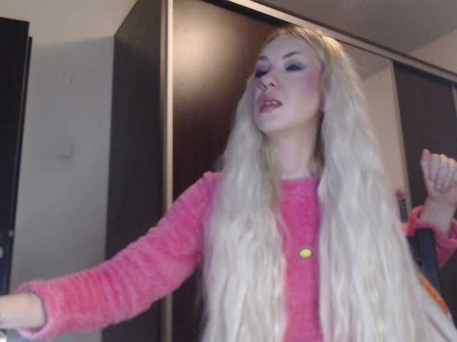 CarluyMessy's BongaCams show and profile