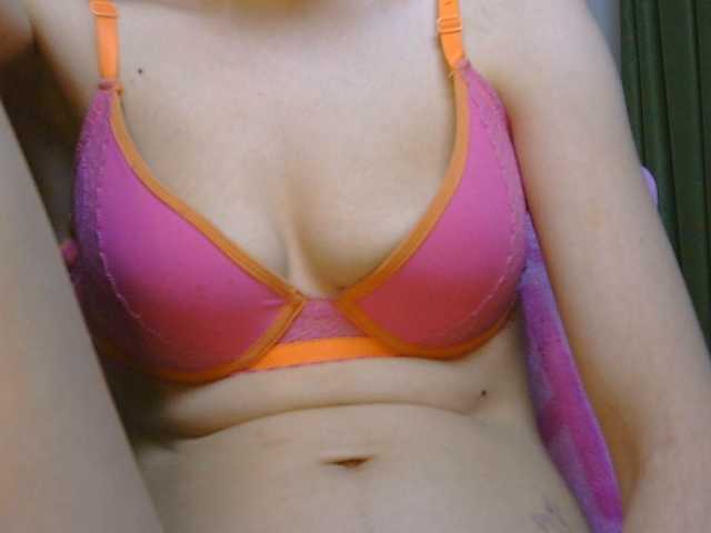 CarluyMessy live cam on BongaCams