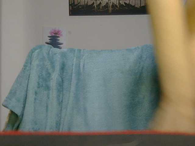 CarluyMessy live cam on BongaCams
