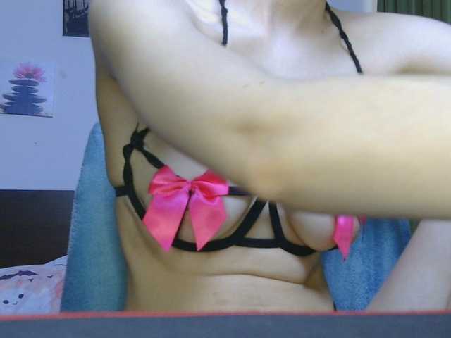 CarluyMessy live cam on BongaCams