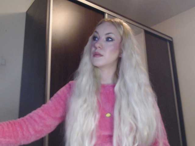 CarluyMessy's BongaCams show and profile