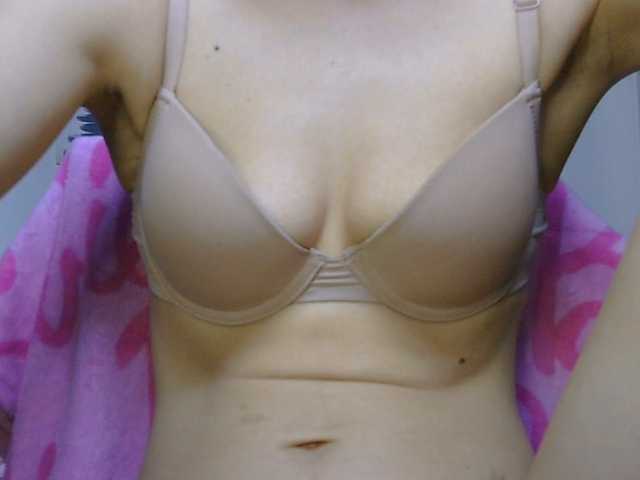 CarluyMessy live cam on BongaCams