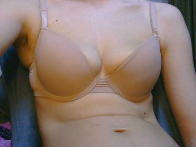 CarluyMessy live cam on BongaCams