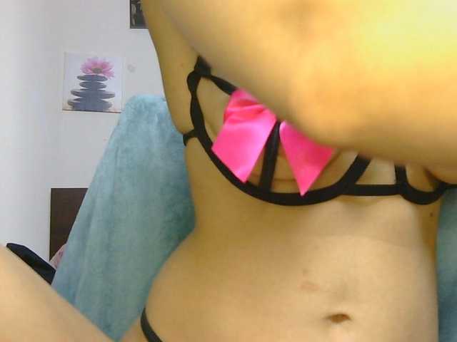 CarluyMessy, 22 y/o - Live Cam on BongaCams