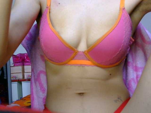 CarluyMessy live cam on