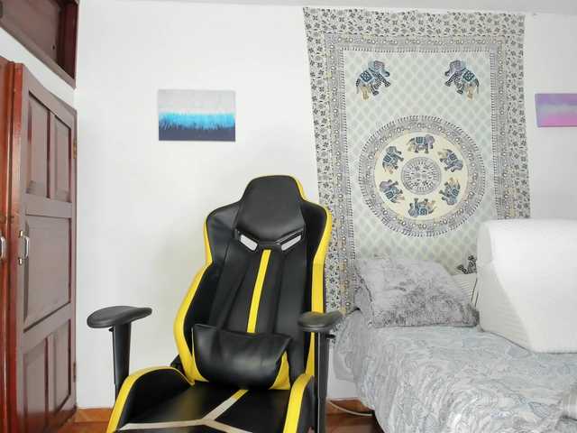 abella01 live cam on BongaCams